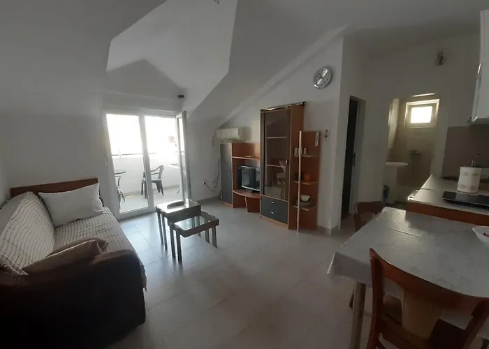Entire Comfortable Apartment 2