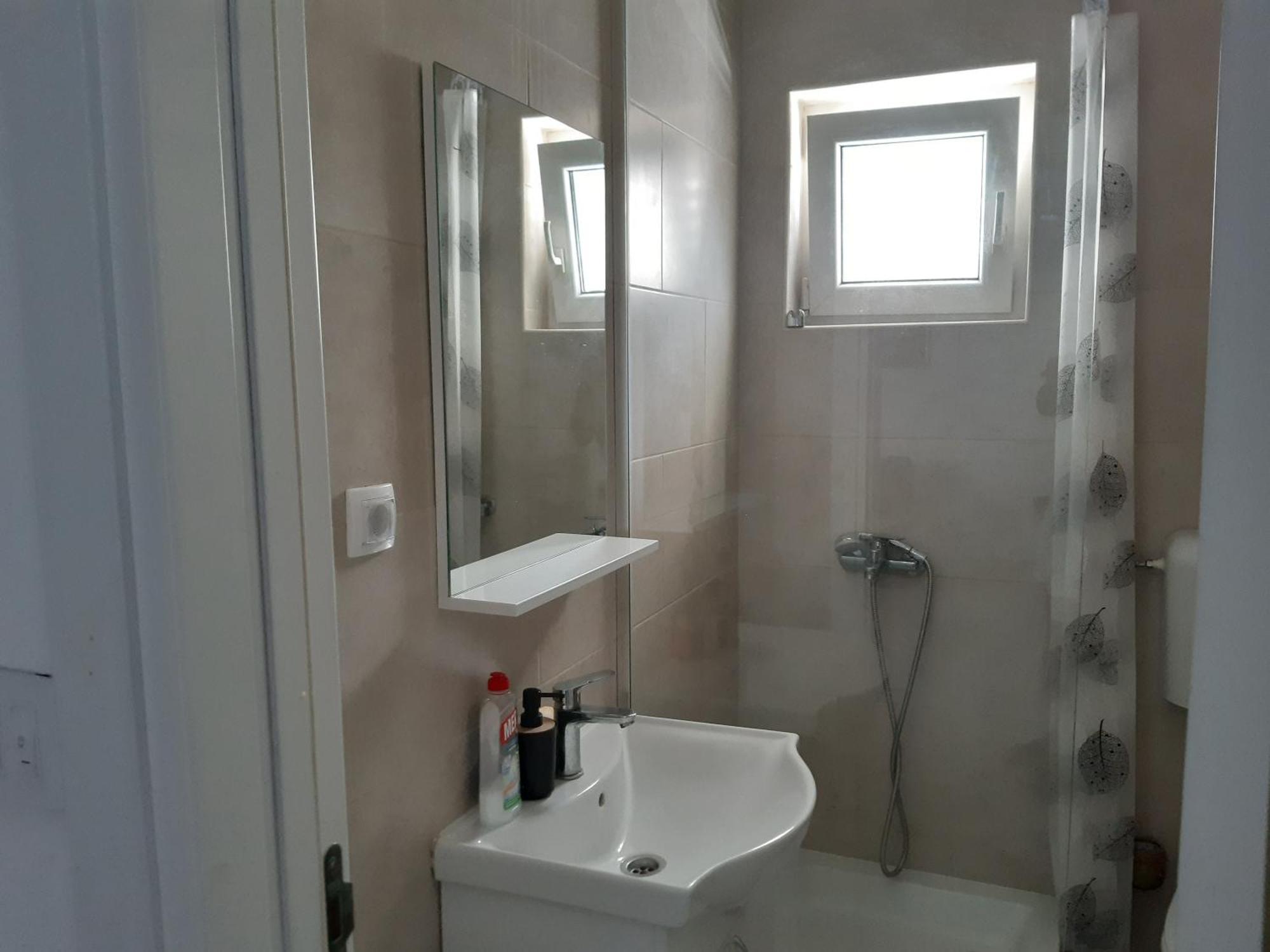 Entire Comfortable 2 Apartment